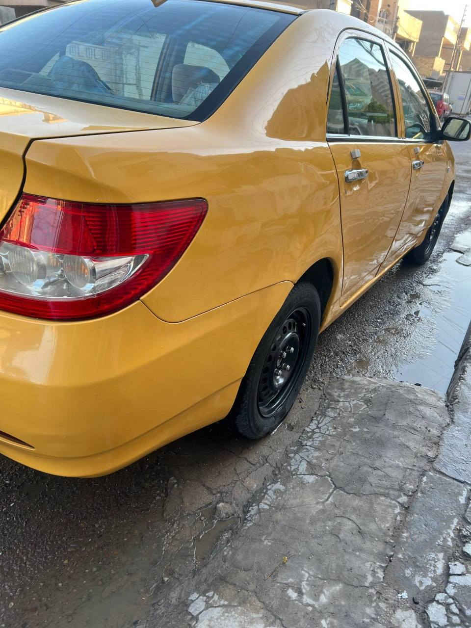 السلام عليكم بيواديf3 2013  سياره باسمي كير محرك تبريد هيئه غرامه مصفره
هزه جديده تحويل ثاني يوم
عنوان بياع شارع٢٠
سعر ٥٥ وبيه مجال
ممتواجد نت
***********
