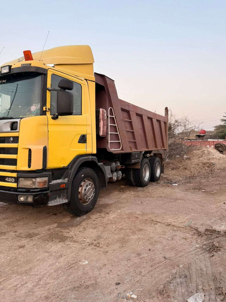 سكانيه ٢٠٠١رقم بصره دولي راعيه متوفي سنويت ٢٨ مكينه انجكتر بيه تبخير بدون تنقيص سعره ٢٧٥ وبيه مجال***********
