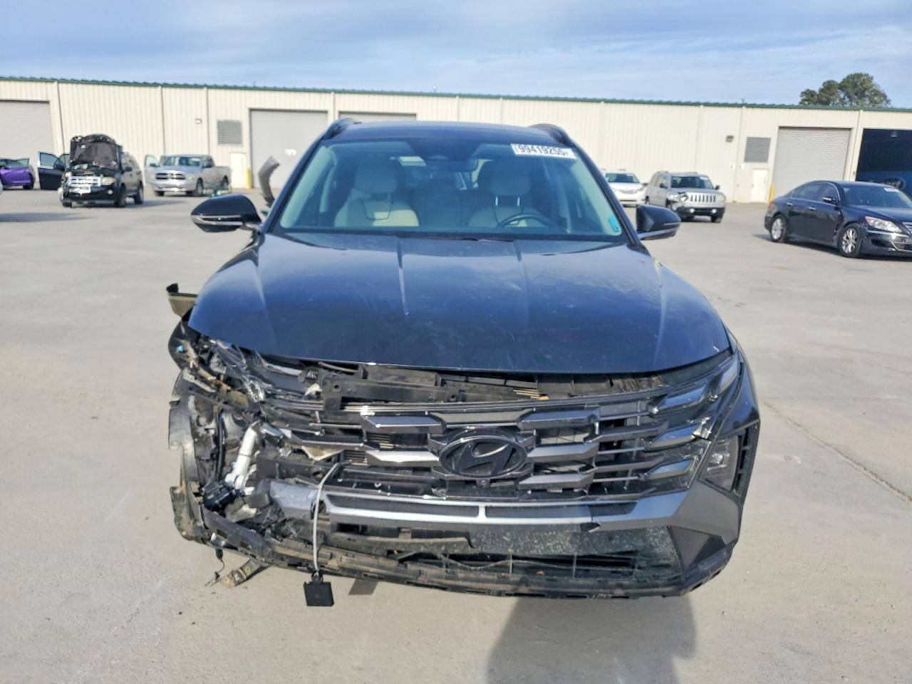 #أعـــلان_مــــــــــزاد #مكتب_بوابة_دبي
سعر نقل مخفض الى جميع الموانئ
ـ نوع السيارة : 2025 HYUNDAI TUCSON LIMITED
ـ تاريخ المزايدة : 20/2/2026 الساعة 6:00 مساء 
ـ السعر : حسب تاريخ المزايدة المذكور أعلاه: 300$ دولار 
ـ الضرر والمواصفات : حسب الصور المرفقة
-جميع السيارات الهايبرد الكهرباء معفي
من الكمرك الضريبة والرقم مجاناً
ملاحـــظــة .. السيارات المعروضة داخل الصفحة هي مجرد نماذج بسيطة للمزاد
وللمزيد من المعلومات الحضور الساعة الرابعة عصرا الى مقر الشركة الكائن في:
شارع الحزام الاخضر المدينة المايئة- مقابيل حي العدالة #النجف_الاشرف
المكتب ***********
زيد الطفيلي***********
عبد الله الزاملي***********
للانضمام لكروب الواتساب اضغط ع رابط
https://chat.whatsapp.com/HEg5DTFOYCnFPwSoSvOuuq
