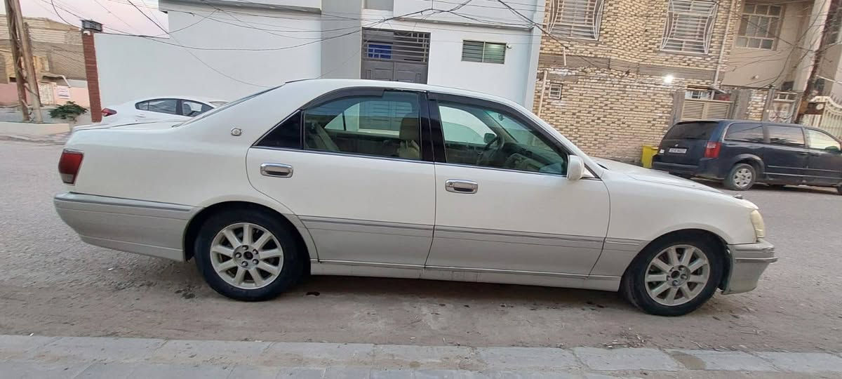 سلام عليكم ورحمة للبيع ملكه مديل 2003 مكفوله كفاله عامه من  كص ونقل وعيب شرعي
بيه فقط جاملغ خلفي ايسر فول موصفات  فتحه موصفاته اربع دكم
 كشنات كهرباء امامي خلفي 
كرستال اصل 
 برده خلفيه ثلاجه 
شاشه 
كشنات جلد 
 مكينه دي فور جبير  
 كير مكينه مكفولات 
رقم بغداد صدامي
مدفوع كمرك وضريبه قرار ٤٨ باقي فقط تحويل رقم
والسياره عليه اشارة حجز بغداد 
السعر 90وقابل للتفاوض لاستفسار اتصل ***********
مكان السياره نجف
