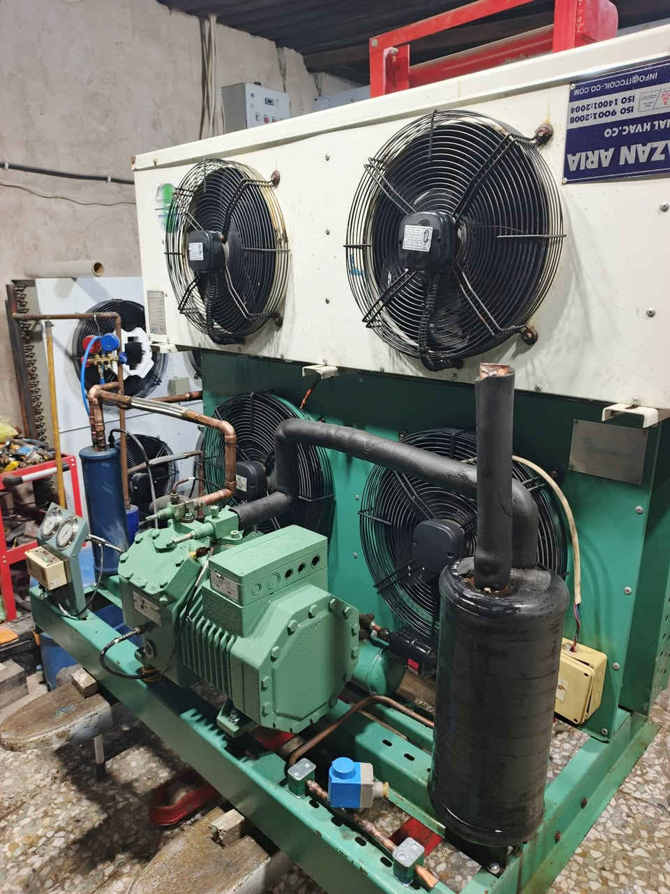 سلام عليكم لبيع جهاز تجميد وتبريد طن 7.5 جهاز نضافة عالية جدا عنواني بغداد الستفسار *********** وتساب
