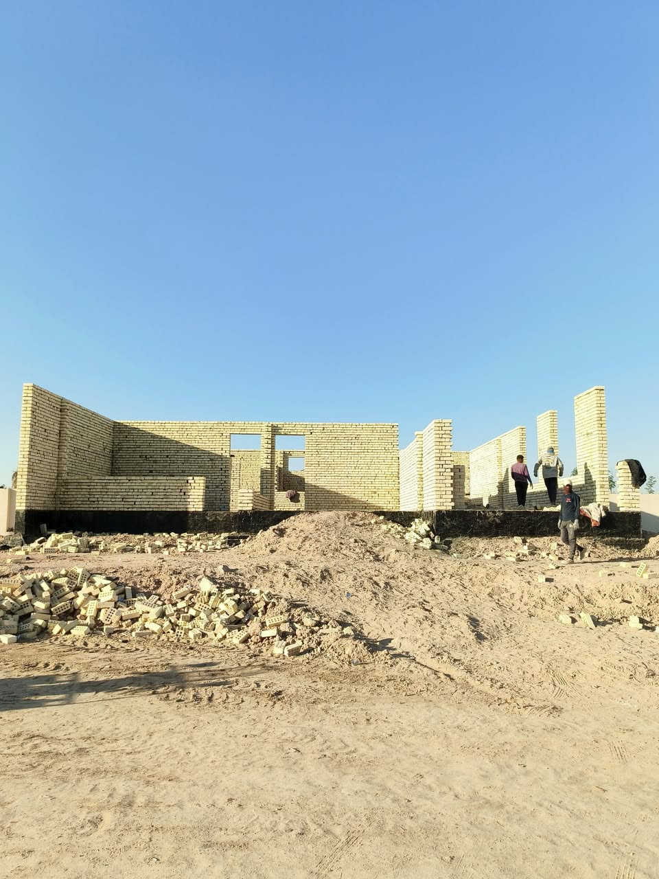 سلام عليكم خلفات بناء درجه اولى نشر قلب  شرط استلام مهندس متفرغ حاليا  شغل مستمر مو يوم ويوم )(*********** /***********
