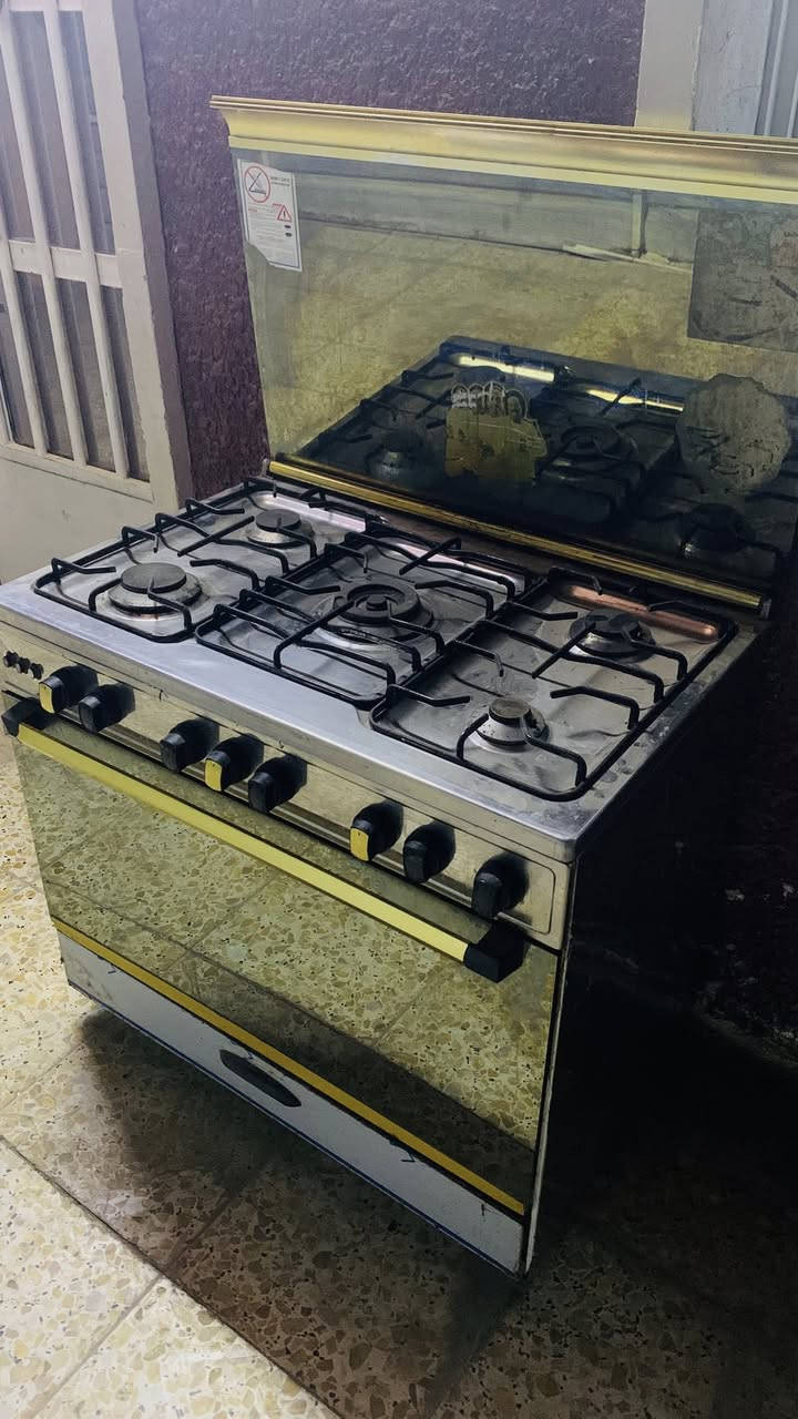 سلام عليكم
طباخ 60*90 المصري للبيع 
شغال ومابي اي نقص او كسر
السعر 200 وبي مجال


**إذا كنت صاحب هذا الإعلان وتريد حذفه لأي سبب، رجاءا أرسل رسالة إلى الدعم الفني**