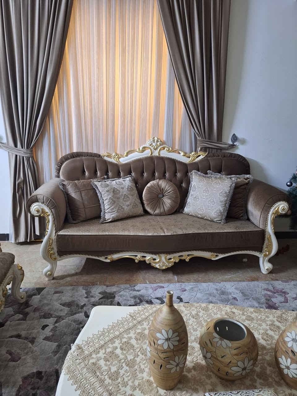 مرحبا 
عندي تخم قنفات تركي خشب زان ١٠ مقاعد   عارضته للبيع ماصارله هوايه عندي اللي يرغب بالشراء يتصل عالخاص


**إذا كنت صاحب هذا الإعلان وتريد حذفه لأي سبب، رجاءا أرسل رسالة إلى الدعم الفني**