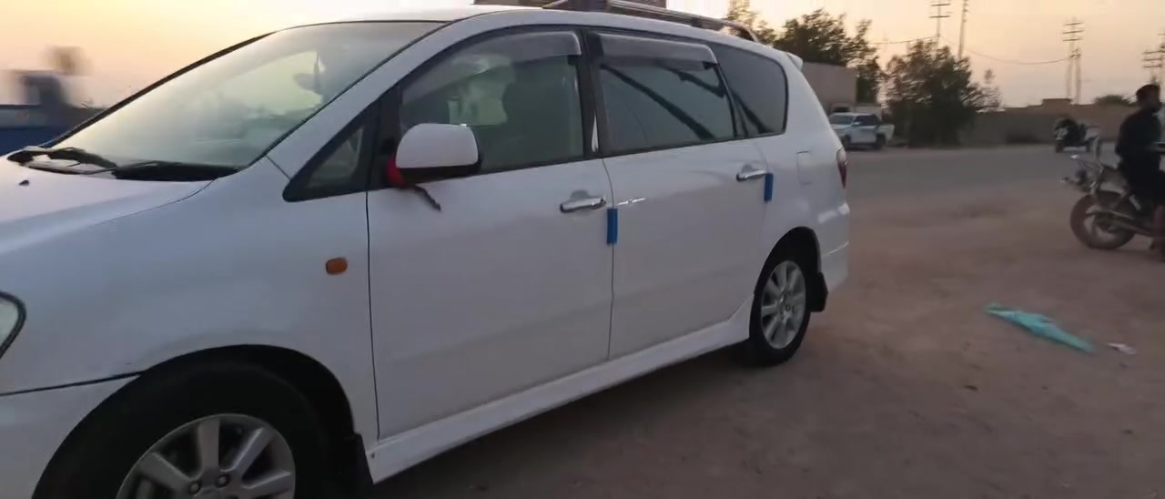 السلام عليكم ابصم مديل 2002 كامل تبريد ثلج كفاله مكينه وكير وشاصي حداديه جديده تخم تاير جديده تحكم ستيرن  شاشه شغاله سعر سياره 110 وبيها مجال المكان الناصريه قضاء الإصلاح رقم ***********
