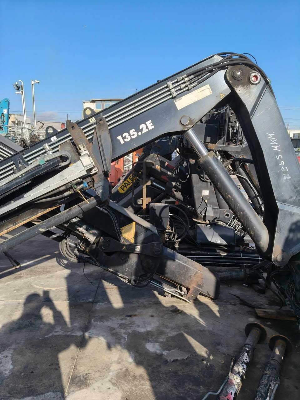 كرين ميتة نوع اطلس موديل 2018 ريموت كنترول سلايد ونص مكفول  55 ورقة
اربيل 
***********
واتس اب
