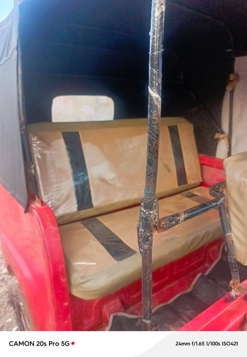 سلام عليكم تكتك بياجو رقم للبيع مديل 2018 كشرها مثل ما موضح كدام عينكم
محرك محور تيفي اس جديد بلكارتون شدينا اخوان ميكانيكها كامل مابي نقص 
سعرها 3مليون بيها مجال بسيط 
عنوان ديالى الكاطون 
رقم ***********
