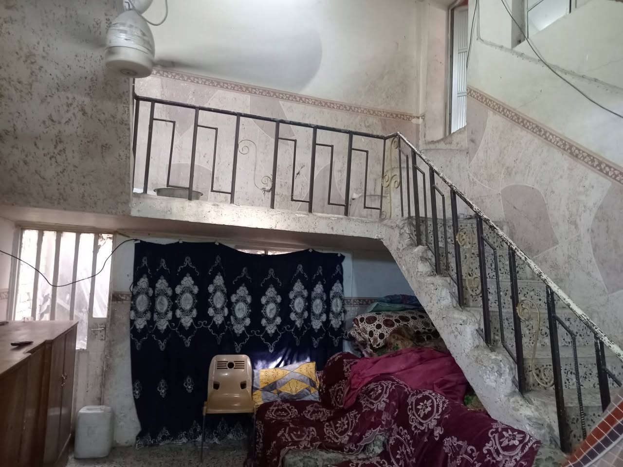 سلام عليكم بيت كامل بالمكرمه للبيع منطقه ال 10,000 موقع تجاري شارع سوق المسقف رقم الدار 10,336 ***********
