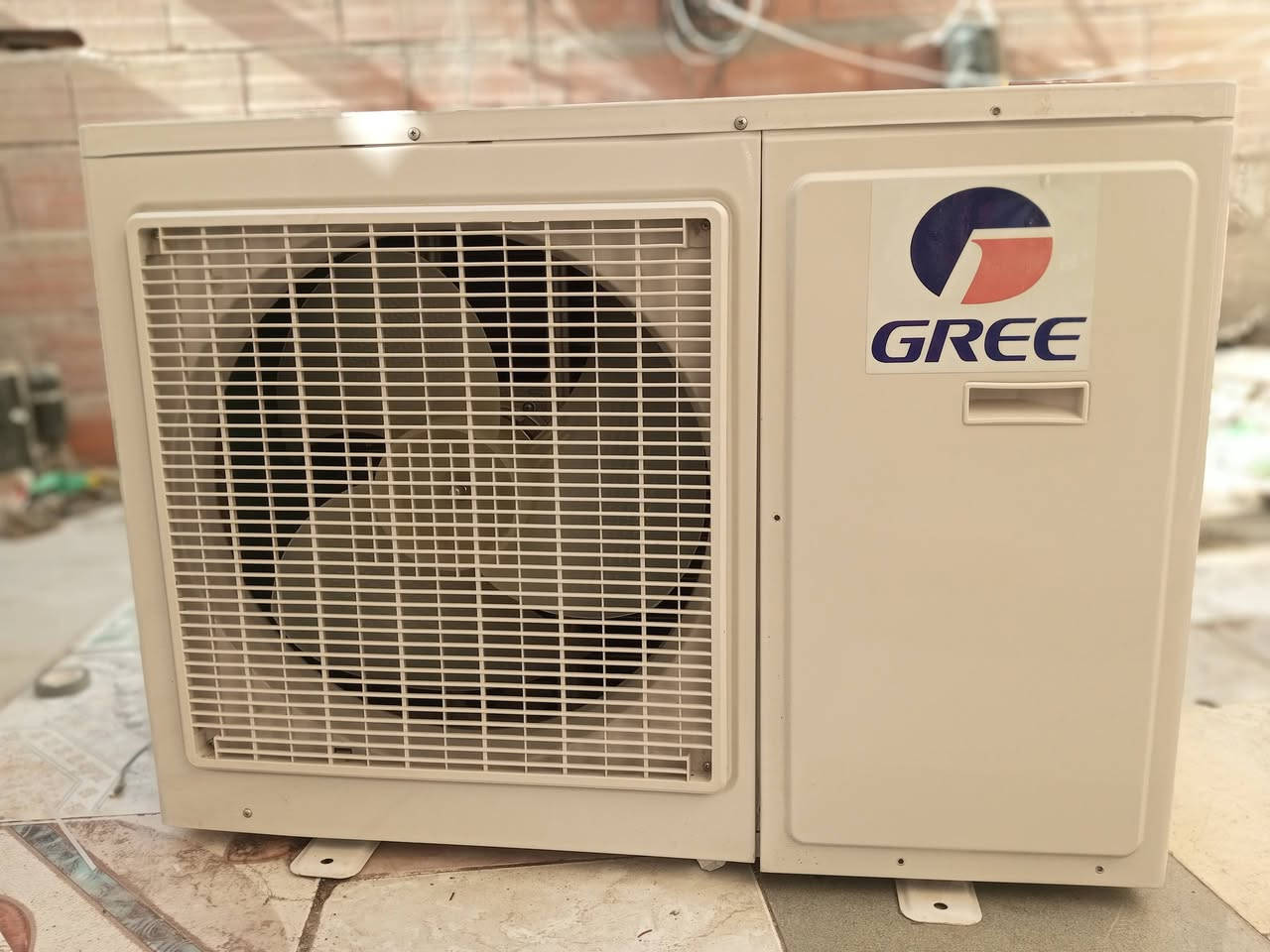 سلام عليكم سبالت 3طن كري مستخدم موسم واحد  وعندي دنكه هم 3طن  شغالات وع فحص شرط الشغل  مكاني نجف الاستفسار ***********
