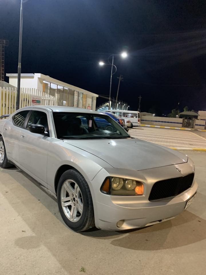 السلام عليكم 
دوج جارجر موديل ٢٠٠٧
محرك 3500
متوم وكامل ارقام وسنويه شرط الحاسبة 
كير محرك حداديه كهربائيات شرط ١٠٠٪؜ 
كصه قماره فقط 
تخم تاير جديد 
السياره كلش متعوب عليه وجاهزه من كلشي 
السعر ٣٨ وبيه مجال بسيط وترهم مراوس 
العنوان ناصريه مركز 
***********
