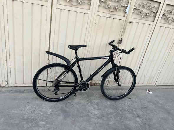 حجم ٢٦ 
کامل فافۆن 
پیش دەبل 
سیتم shimano 
8-3 گێرەکانی 
بەکار نهاتوە لیرە 
*********** واتئاپی لەسەر
سعری١٢٠ هەزار 
کامل بۆیاخە وە هەر ئاوا لۆمان هاتووە
گیانمن هەیە بۆ تەواوی کوردستان
