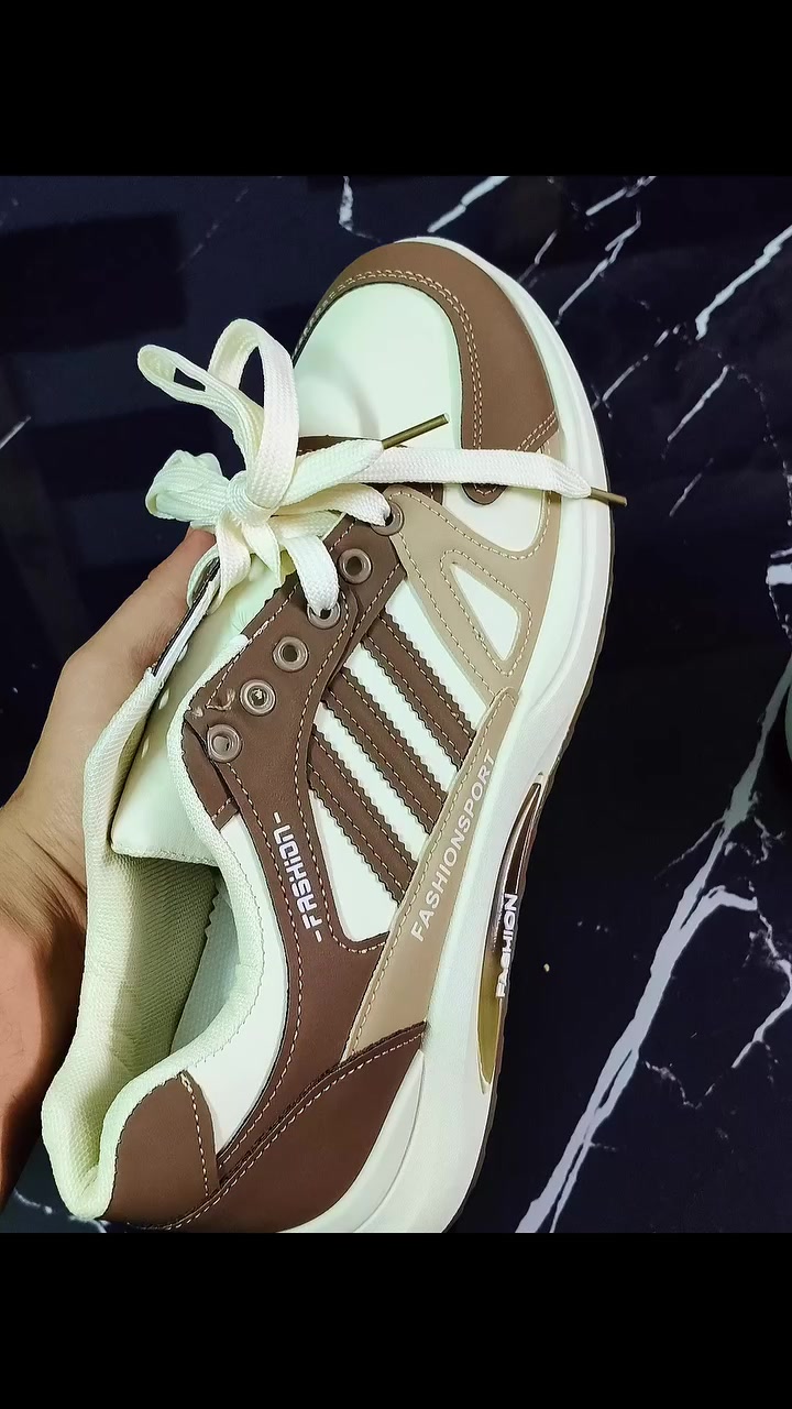 خطوتك، أسلوبك 👟✨

حذاء Style Shoes الاصلي 
التصميم اللي يلبس على كل ستايلك: كاجوال، رياضي، يومي

✅ خفيف ومريح 24 ساعة
✅ خامة عالية ومتينة 
✅ 3 الوان: ابيض×اسود، ابيض×رمادي، بيج×بني
✅ مقاسات من 40 للـ 45

السعر: 14,000 دينار فقط 
🚚 التوصيل مجاني داخل الموصل

اطلب هسه بالخاص واكتب "اريد قياسي" ويجيك لباب البيت 
#ستايل_شوز #احذية_رجالية #موصل


**إذا كنت صاحب هذا الإعلان وتريد حذفه لأي سبب، رجاءا أرسل رسالة إلى الدعم الفني**