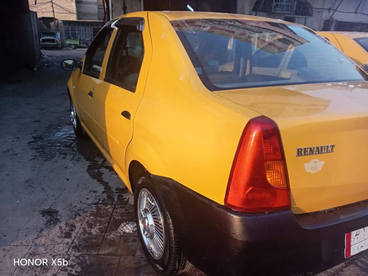 سلام عليكم رينولوكان تكسي رقم بغداد موديل 2010 جاهزة مابيه اي نقص بس مكانات صبغ سعره 38 وبيه مجال مكاني بغداد الشعب هذا رقمي موجود وتساب ***********
