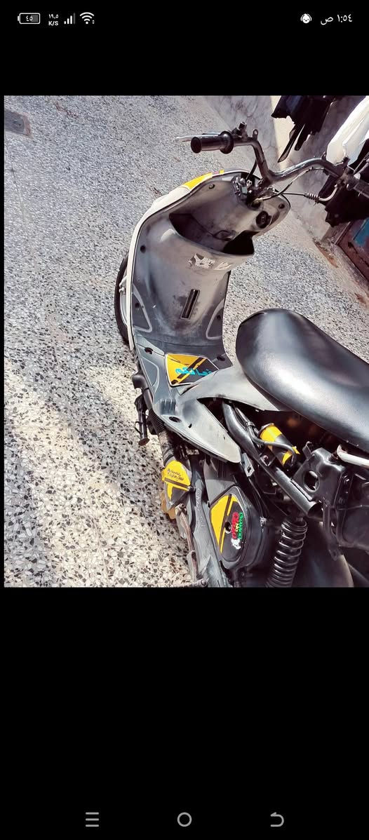 سلام عليكم دراجه للبيع مكاني طوريج دراجه ما مفتوح برقي  كفرات كامله وياه سعر ٤٥٠ و بيه مجال بصيط  رقمي ***********
