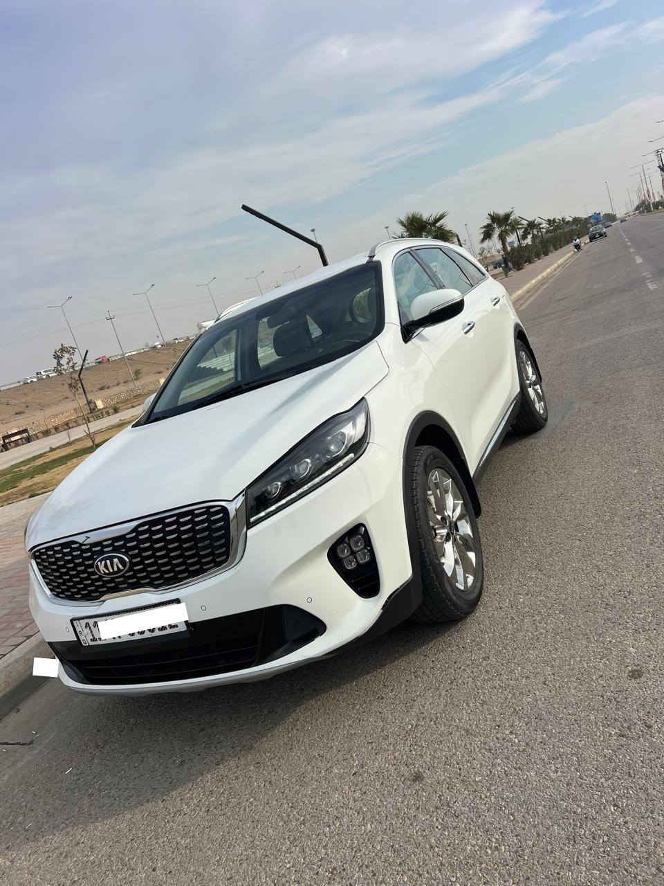 سلام عليكم
سورنتو. مديل 20 
محرك 6 V
فول مواصفات. عده البنرامه 
بصمه. 
بردات خلفيه 
حساس امامي وخلفي 
7 راكب 
تبريد 3 قطع 
ماشيه 140 كيلو متر 
كفاله شخطوط بسيطة كما موضح بالسونار بين الباب الخلفي والجاملغ
كير ومكينه جدد بلا فتح 
جنطه ذكيه 
تخم تاير جديد بيها
ادامة محرك وحدادية قبل سبوعين اشتغلتهن مابيها كل نقص
سعر  ٢٤٨ وبيهه. مجال.  
مكان سياره الانبار فلوجة
جديده سياره وبلعافيه ع ياخذهه 
الاستفسار ***********
