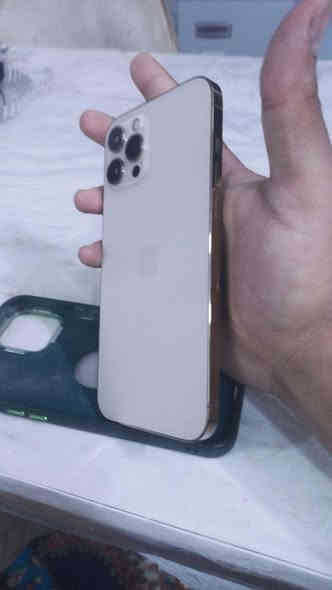 السلام عليكم
 آيفون ١٢ برو ماكس نموذج m الامريكي 📱
 ذاكره ٢٥٦ 🈹
لون الذهبي المميز ⭐
جديد مابي شخط📴
 مامبدل بي فقط بطاريه اصليه مكان
 بغداد الغزالية رايده ب٤٧٥ وبي مجال بسيط ***********
