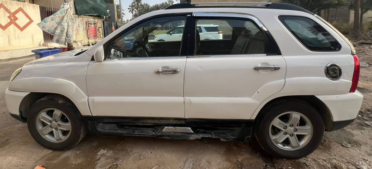 السلام عليكم
سبورتج 2009 خليجي  
فتحة اربعه دسك داخل بيجي
سيارة مكينة ٢٠٠٠ دوش مكينة كير تبريد صدر تخم تاير سيارة جاهزة  
رقم بغداد باسمنة 
مكانها كربلاء المقدسه 
السعر 115 وبيه مجال بسيط
رقم الهاتف  ***********واتساب
                  *********** اتصال او واتساب
