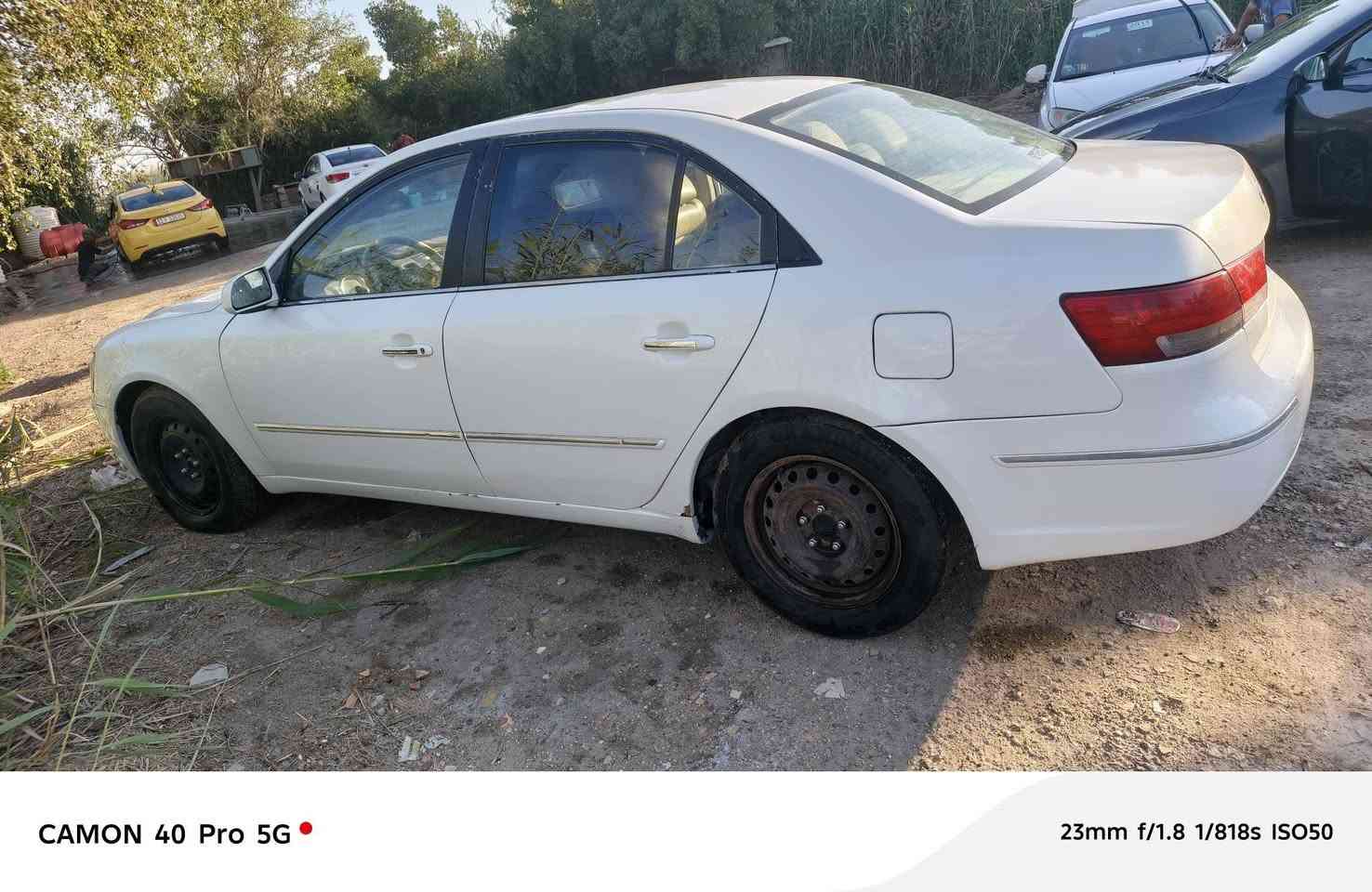 السلام عليكم للبيع سياره سوناته موديل 9 رقم بغداد جديد سنويه جديده لل (31 ) كير محرك 2400 دخم تاير تبريد خير من الله السياره مصبوغه عام السعر 80 وبيه مجال قليل الهاتف *********** مكان بابل
