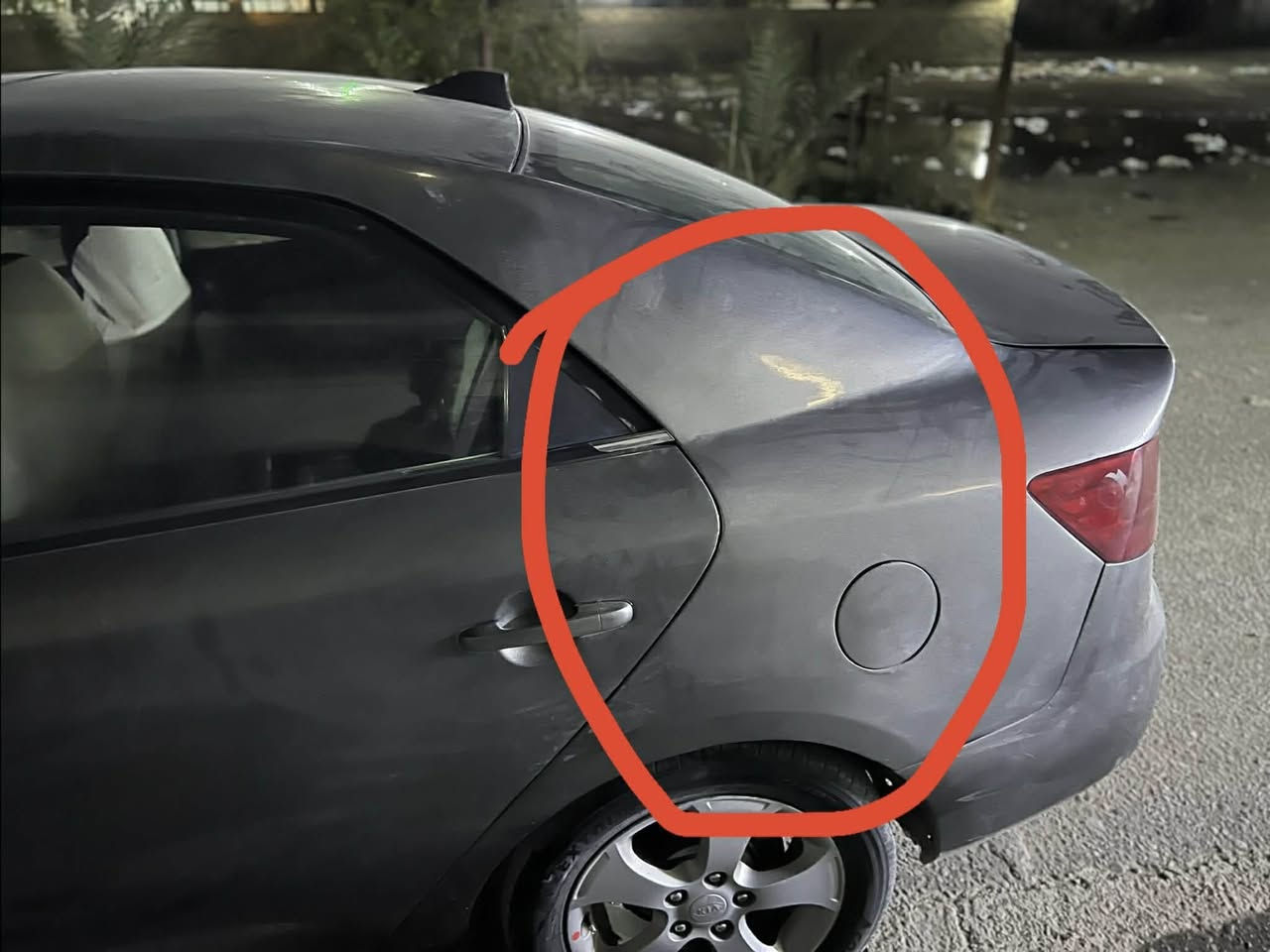 السلام عليكم 
من رخصة الادمن 
فورتي ١٠ كامل مواصفات عدا البصمة , السيارة مضروبه حزام الضربة ماشر عليها الحدادية نص عمر ، سعرها ٧٦ وبيها مجال واليحب يستفسر أكثر هذا ***********
