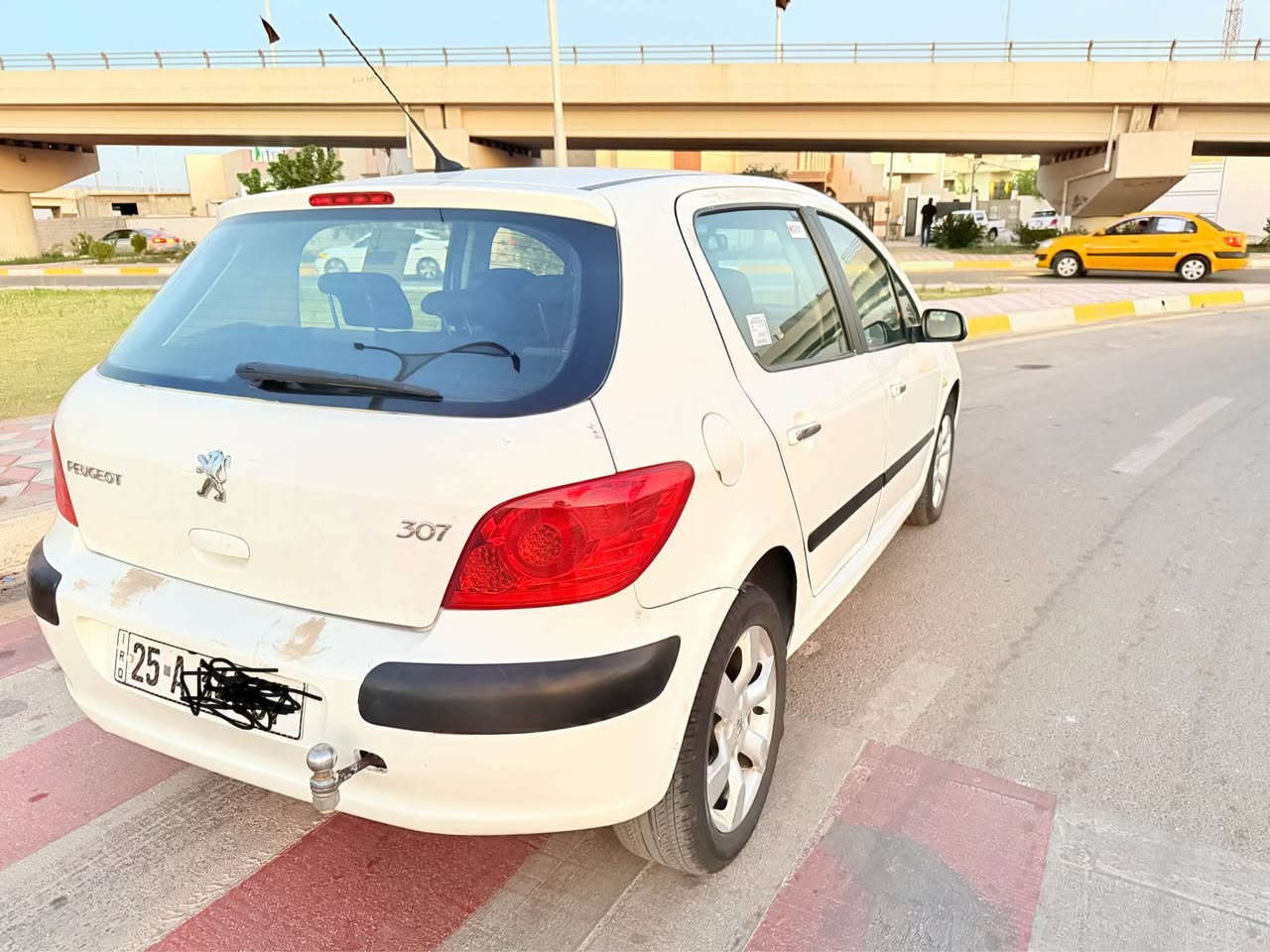 بيجو موديل 2006كير ومحرك شرط لاصرف لا بخار سنوية جديد لحد 2029 بيها دفتر  تحويل موباشر بانزين شاشة ايباد كامرة خلفي لايتات زينون حتى عيار لايت يشتغل بيها بلادي سيارة صبغ عام جمالية احلى من صورة ويل  كروم بلادي صدر جديد تيارات جديد تيارات جديد تبريد ثلج تدفئة شغال كهربائيات كلها شغال سيارة مال بيت بدون نواقص السعر /55 عنوان كركوك طريق بغداد يم حلويات اطلس رقم/*********** كركوك, العراق
