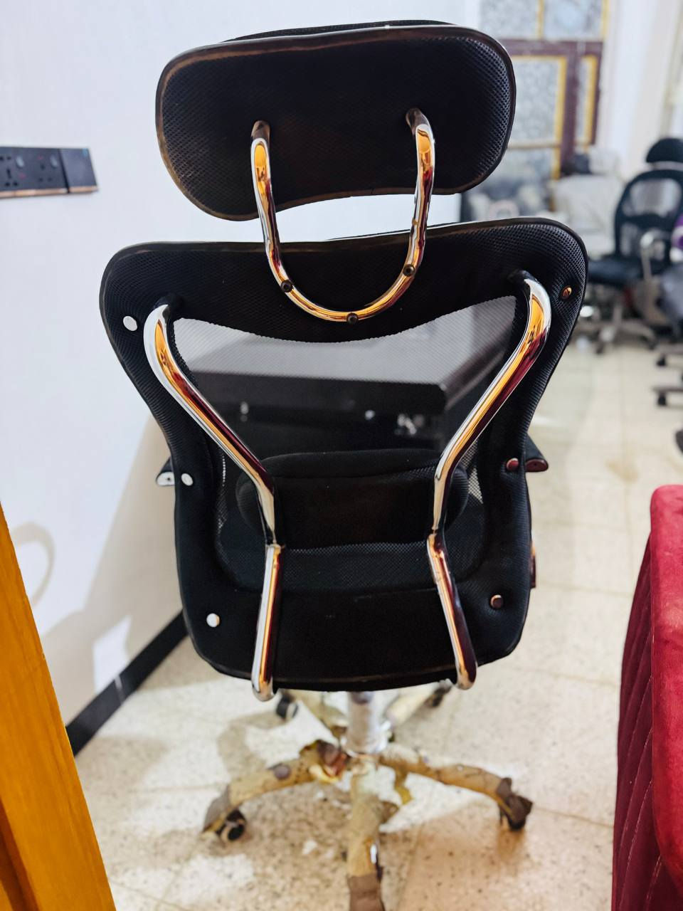 السلام عليكم كراسي دوار مكتبي الضخم كلش ثكيل وقوي جك طكتين *********** واتساب
