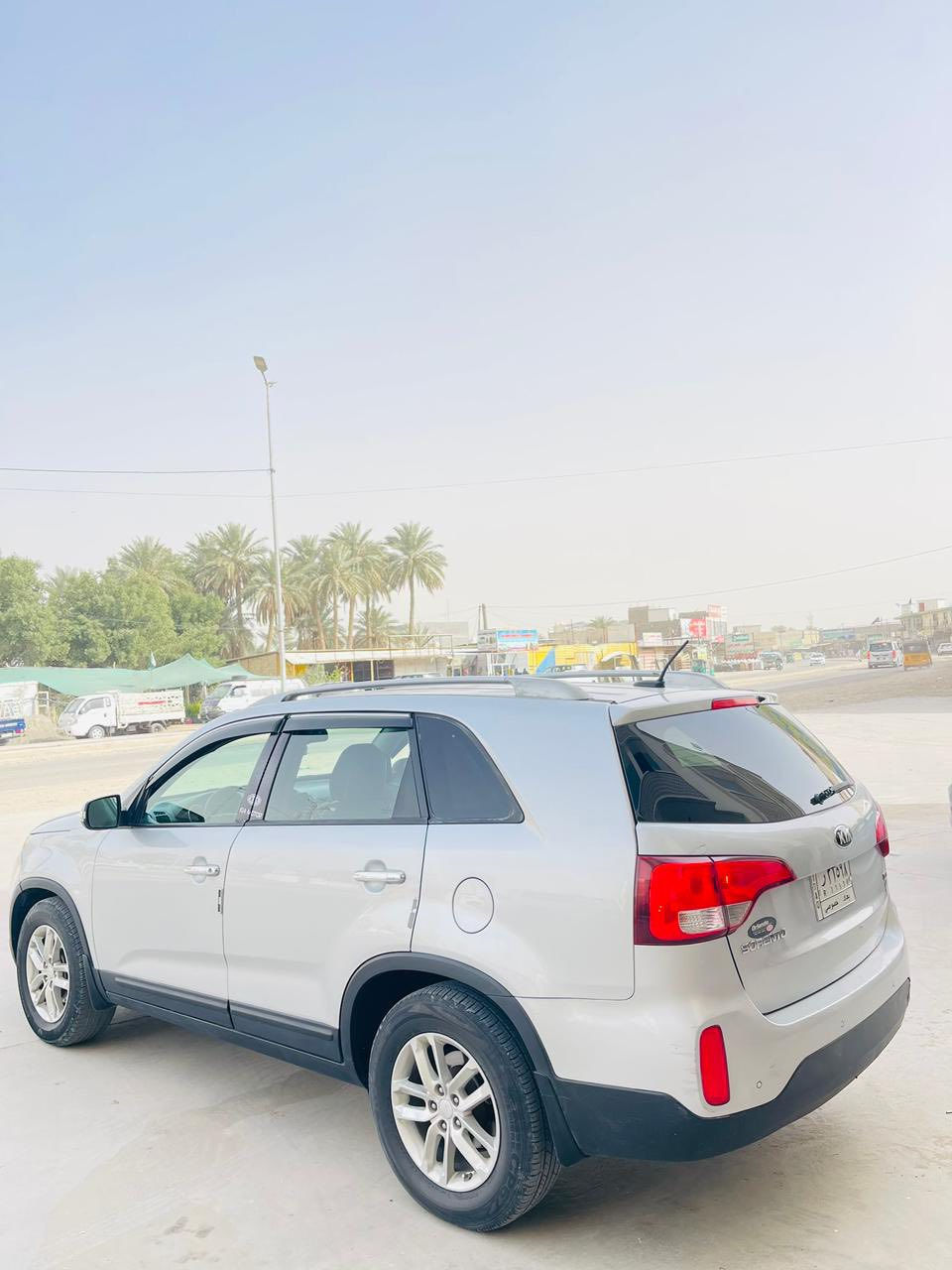 كيا سورنتو موديل 2015 محرك 2400 ما مفتوح ماشيه 120 الف مواصفات 7راكب شاشه كامرا تحكم ستيرن نضام آيك سياره بدون اربك ضرر بابين ايمن 
بدون داخل وبيه جاملغ رش قماره بيه جراد السعر 124 وبيه مجال للستفسار ***********
