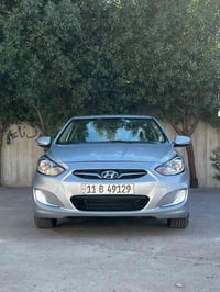 للبيع فقط  اكسنت 2012 خليجي  1600 فول مواصفات  بدون صبغ  صار عندي ظرر ...