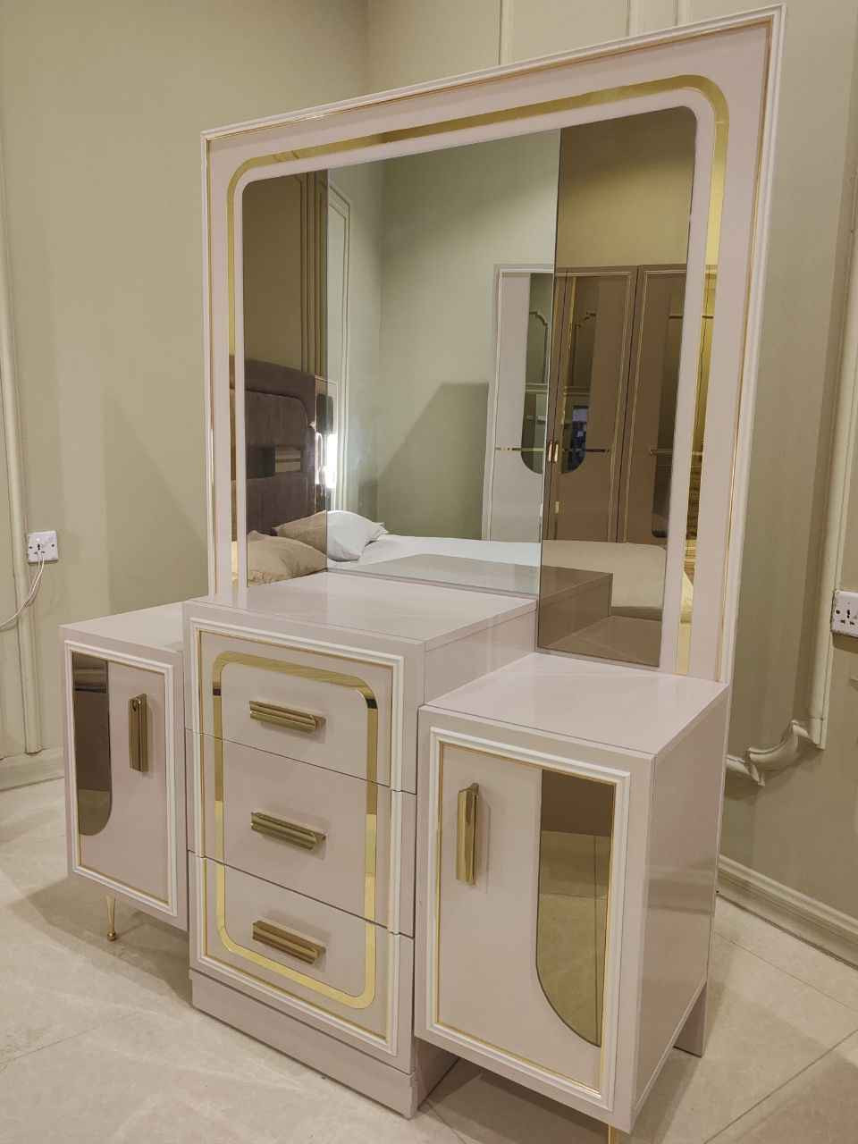 وصول غرفة نوم كلاسك 🩷
ابواب 10 قطع معمل اصلي درجة اولى📢

نفس الصورة بالضبط💯
برغي وجوي حديد
سرير جك خزان 
انارة ذاتية ثلاث الوان
نرمايد هيدروليك 
سكك ثلاث مراحل  
نقوش بروفيل درجة اولى 
متوفرة بلون كبتشينو✅
قياس الكنتور مع الملحق 340سم 

 
السعر مليون و450 الف عراقي💰
يتوفر توصيل بغداد والمحافظات 🩷 بغداد, العراق


**إذا كنت صاحب هذا الإعلان وتريد حذفه لأي سبب، رجاءا أرسل رسالة إلى الدعم الفني**