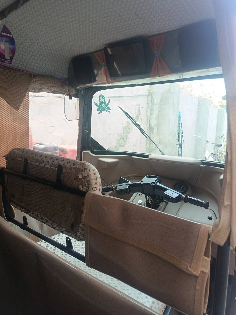 تكتك للبيع 22 أوراق السعر 6800وبيه مجال البياع حي التراث
***********
