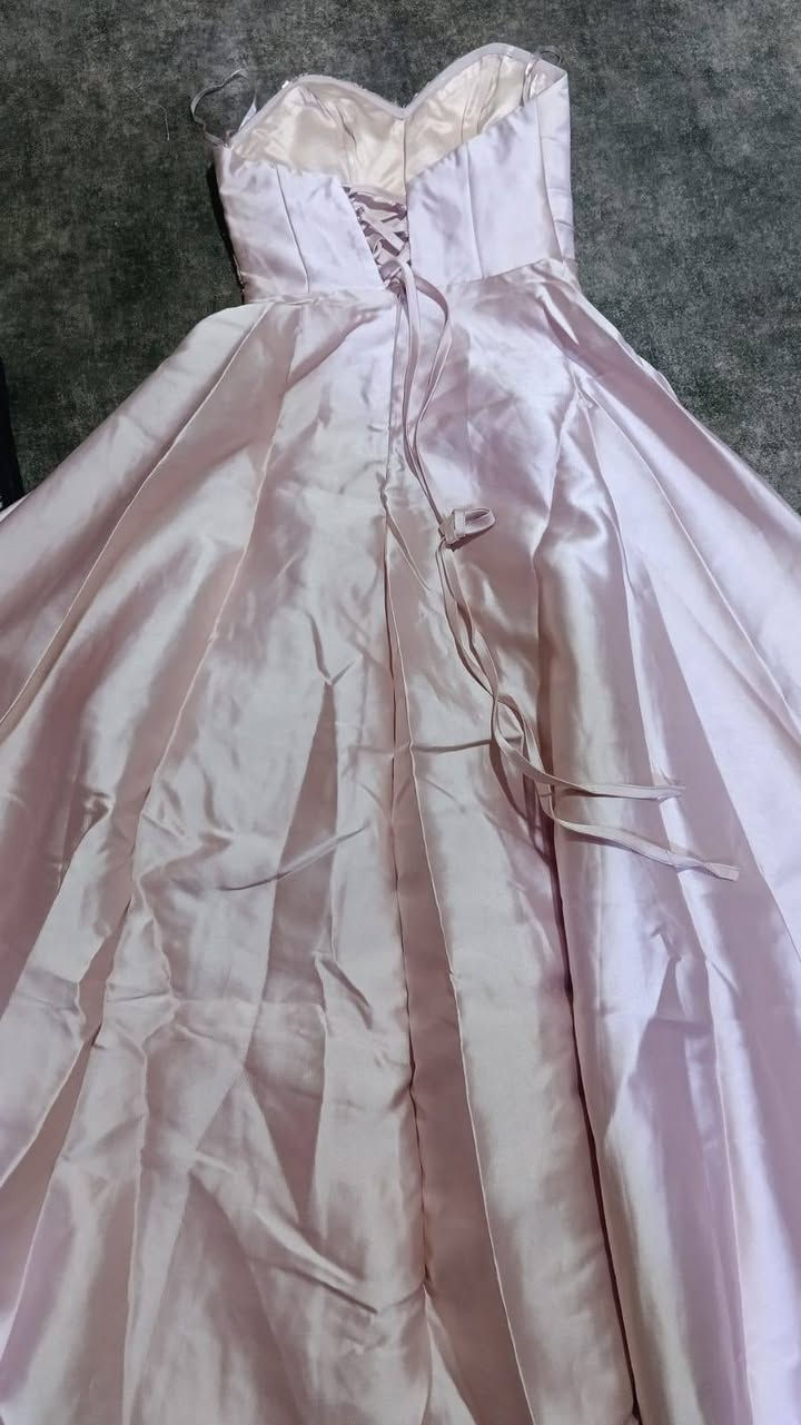 فساتين قياس M شك يدوي بالصدر سعرهن 100 مع التوصيل


**إذا كنت صاحب هذا الإعلان وتريد حذفه لأي سبب، رجاءا أرسل رسالة إلى الدعم الفني**