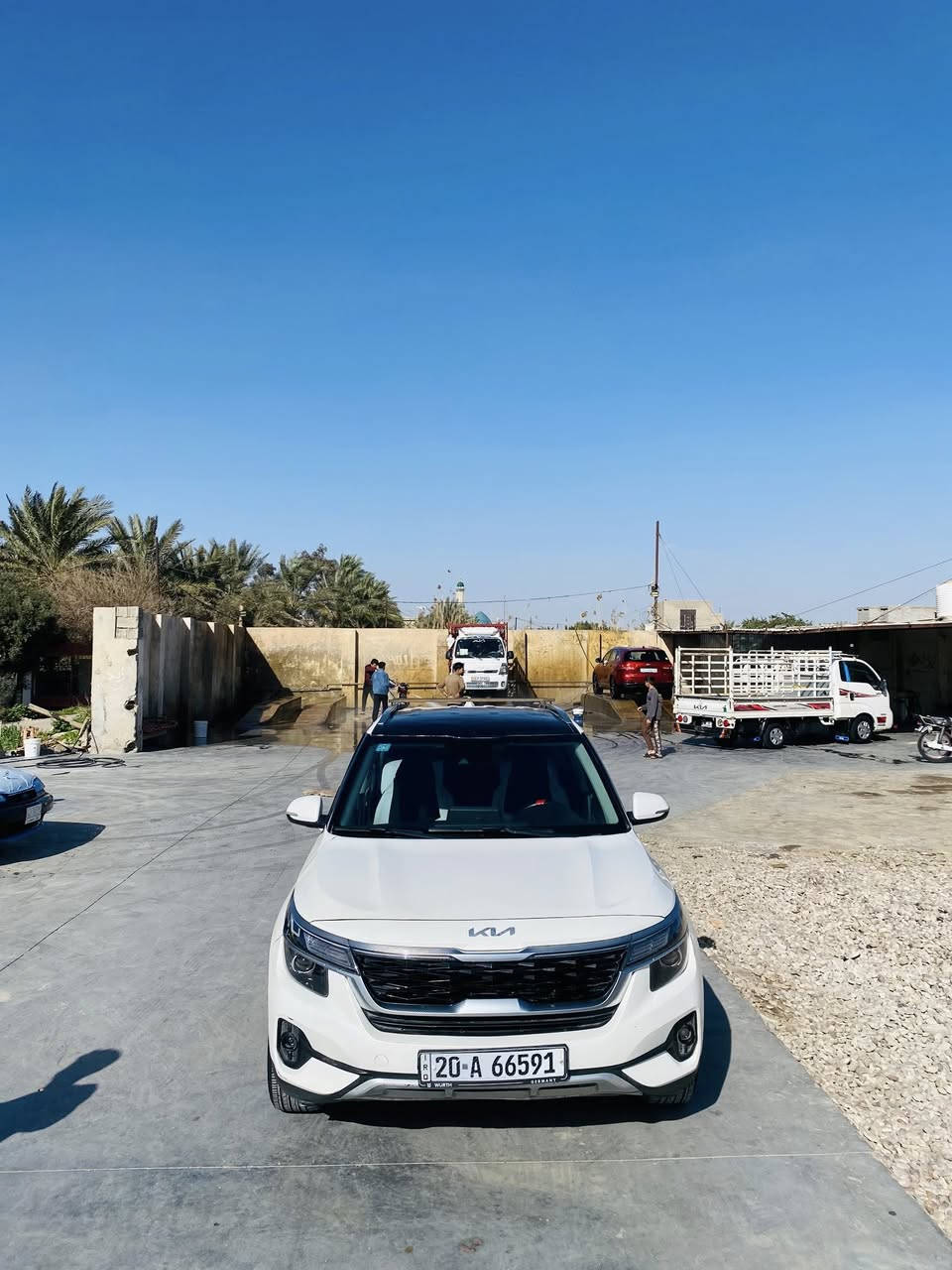 كية سلتوس فول عدة تنتة
رادار اماميامي خلفي 
تحكمات ستيرن !
مكينة 2000دوش
سيارة بيهة قطعتين وبيهة بارد 
مراوس و بيع 
مامتواجد ع نت ؟!
هاتف ؛
‭0770 472 1637‬
