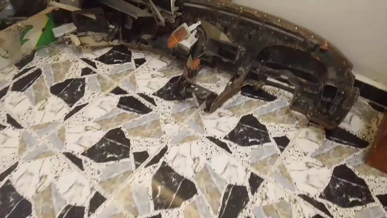 السلام عليكم شباب غراض البيع جميع غراض مال كرسته نفخ موجوده الرقم ***********
