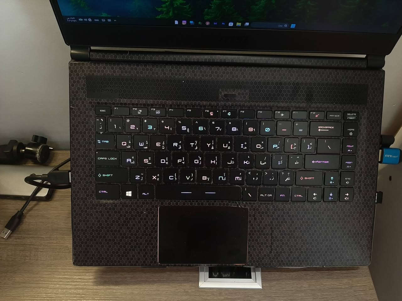 السلام عليكم  لابتوب  كيمنك msi مواصفاته موضحه بالصور شاشه  مالته ١٤٤ هيرتز كيبورد ارجي بي  للبيع ب٦٥٠ وبي مجال للشراي
مكاني شعب ***********

