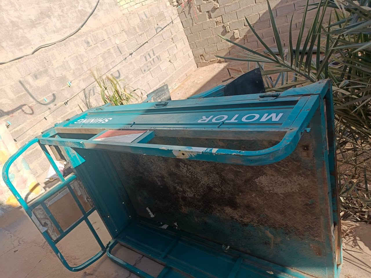 سلام عليكم بدي ستوته البيع نضيف كلش من جوه قطره الحيم مابيه وصفاح مالته معمره جديده كامل عوزه بس باب خلفي السعر 150  عنوان بغداد مدينه الصدر نهايه داخل شارع المدارس الهاتف ***********
