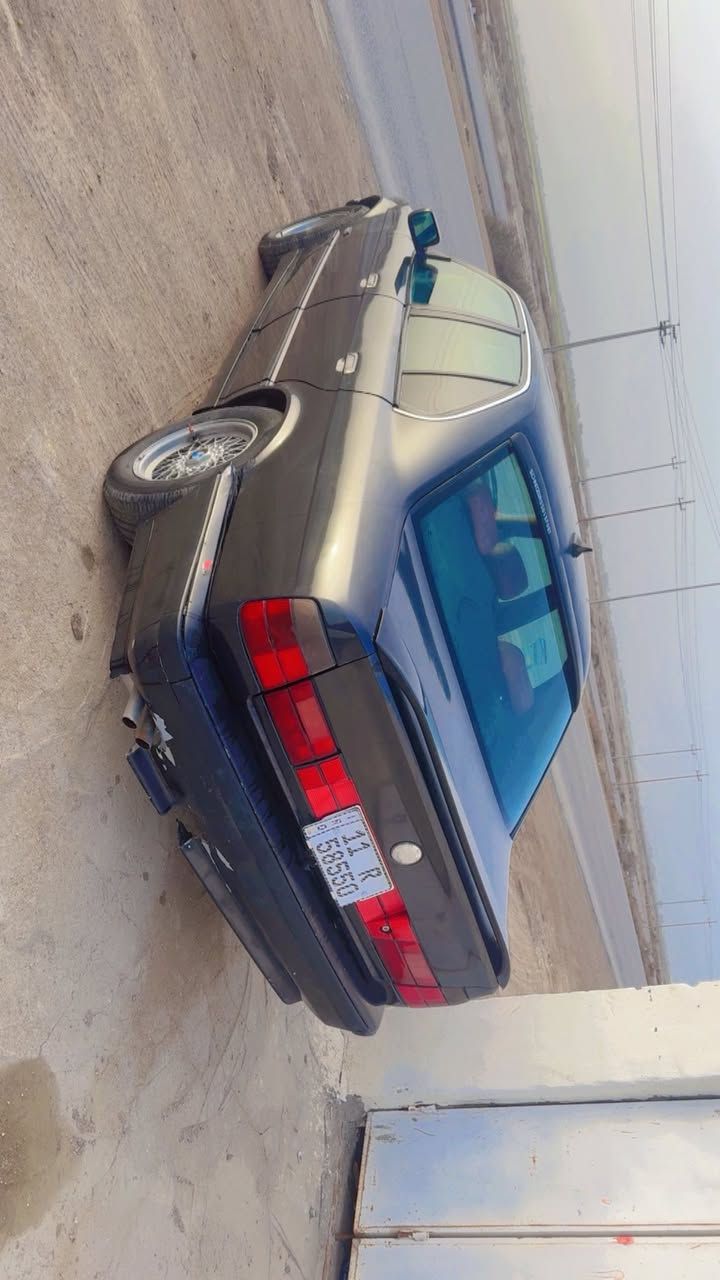 بي ام 1990 رقم بغداد مكينه 3500مفتوح رقم بغداد باسمي السياره السعر 55
***********
