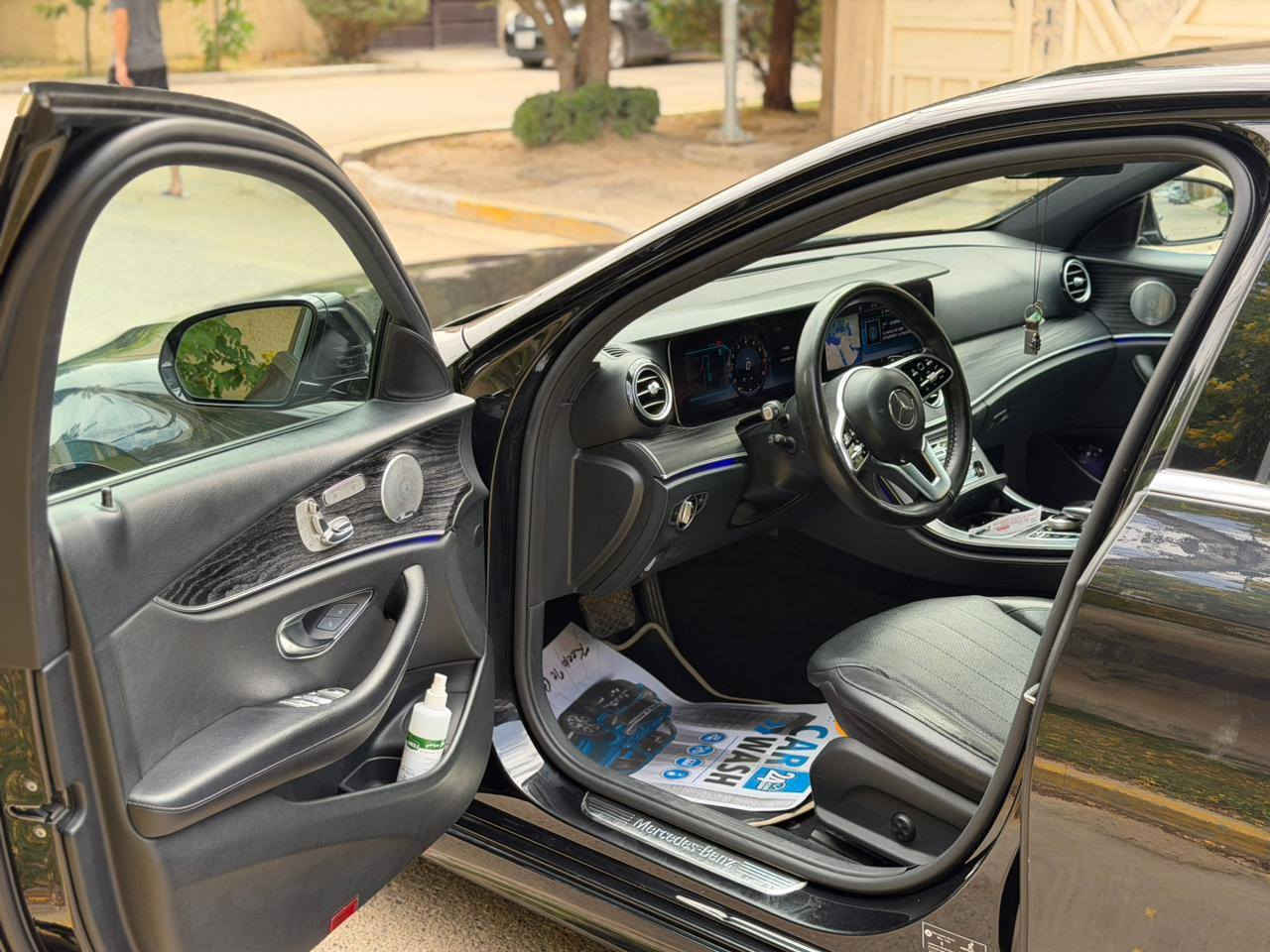 سلام عليكم....
🚗 للبيع 
Mercedes-Benz E300 4MATIC

🔹 موديل: 2019  
🔹 اللون الخارجي: أسود  
🔹 اللون الداخلي: جلد أسود  
🔹 الممشى: 7٨ ألف كم  
🔹 وارد كندي  
🔹 رقم أربيل باسمي

⚙️ المواصفات:
✔️ محرك 2.0 Turbo  
✔️ دبل (4MATIC)  
✔️ فول مواصفات  
✔️ كير أوتوماتيك 9 سرعات  
✔️ تشغيل بصمة Keyless Start  
✔️ فتحة سقف بانوراما  
✔️ شاشة كبيرة + نظام ملاحة  
✔️ مقاعد جلد كهربائية مع ذاكرة  
✔️ رادار + مثبت سرعة  
✔️ حساسات أمامية وخلفية  
✔️ كاميرا خلفية  
✔️ إنارة LED ٦٤ لون 

✨ السيارة نظيفة جداً والاستعمال شخصي  
✨ جاهزة للفحص وما تحتاج أي صرف
مكان بغداد
سعر 350 ورقه
للاستفسار
***********
