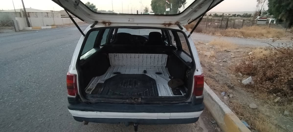 للبيع اوميكا استيشن موديل1993 دفتر بأنزين بي سنويه ساقطه كهربائيات تايرات صدر كله جديد سياره بدون مصرف هلال بلاد سياره بدون تعمير كير ومحرك شرط سعر29 وبي مجال رقم مبايل ***********
