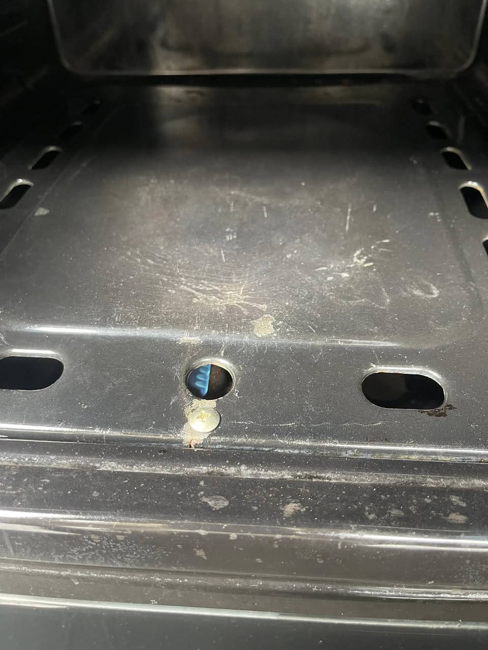 سلام عليكم ، طبّاخ 4 عيون ، مع المنظم والصوندة ، السعر 100 ألف وبي مجال ، للاستفسار ، *********** ، مكانه بغداد
