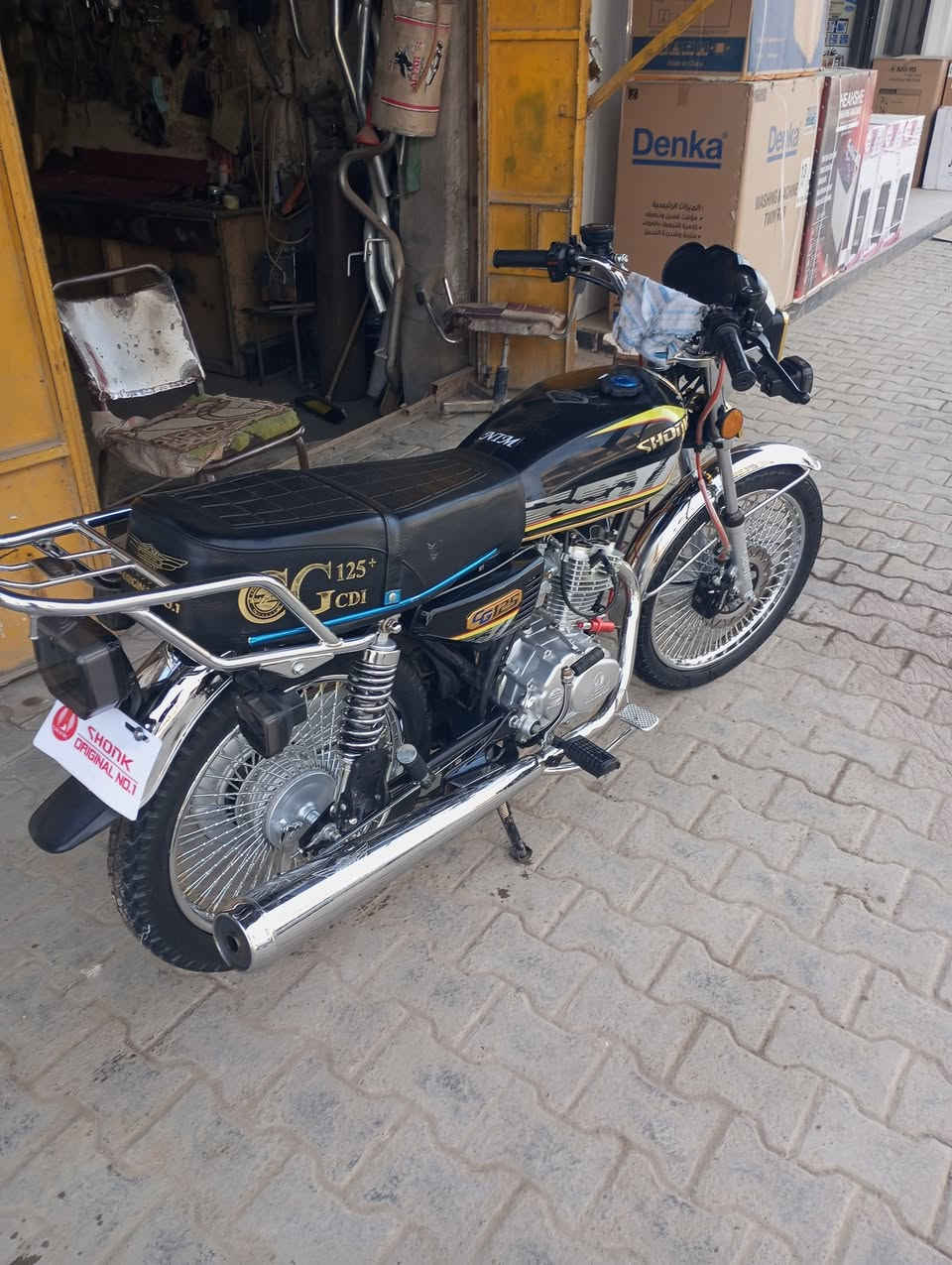 سلام عليكم شباب دراجه تايكر موديل 25 دراجه جديده صار لها شهر من طالعه. ماناقصها برغي كهربائيات كلها شغاله  مكان حله شاوي  اليريدها. بيه خير ويدلل 725 وبيها مجال قليل هذا رقمي ***********
