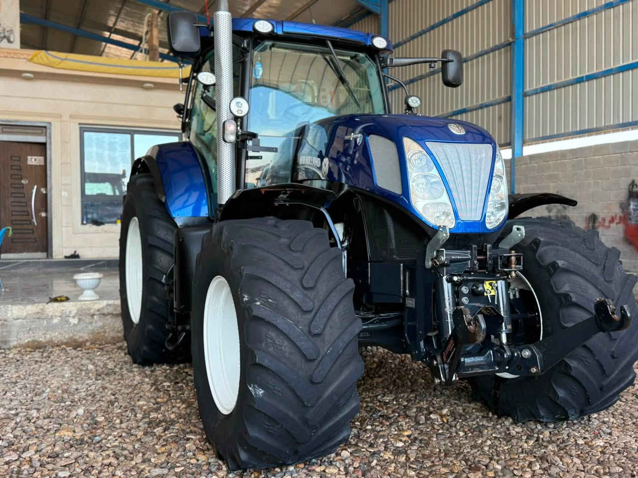 �🔥 للبيع… فرصة ما تتكرر! 🔥🚜
#NEW_HOLLAND T7.270
📆 موديل (2013).

✅ وارد مباشر من أوروبا إلى العراق (شركة الحاج عمار الشمري.)
✅ جاهز للشغل مباشرة، وما يحتاج تصرف عليه دينار. 
✅ ما مشتغل داخل العراق نهائياً.
✅ مكينة نظيفة جداً (حلوه وجديده).
✅ كفالة عامة .
✅ حبريه  .

{المكينه تفحص وتقتنع وتشتري ، والزين يفرض نفسه}.

📍 شركة الحاج عمار جباره الشمري لتجارة الآليات الزراعية
📍 واسط – الزبيدية

للاستفسار:
 📞***********
