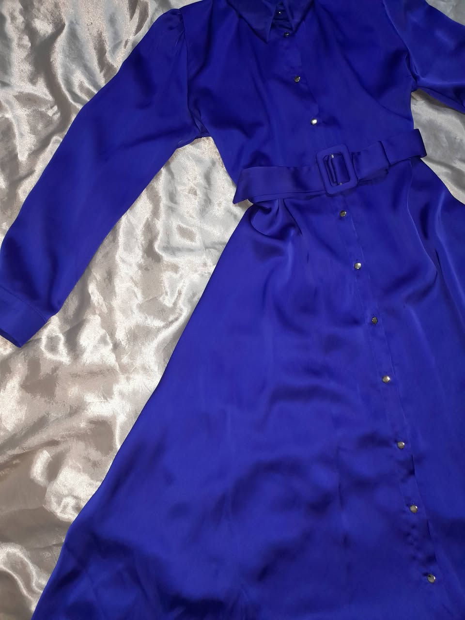 سلام عليكم
بنات عندي هاي الفساتين ملبوسات ع كد الحفلة كل فستان مكتوب قياسة وسعره وعندي توصيل لكل محافظات ب٣الف توصيل


**إذا كنت صاحب هذا الإعلان وتريد حذفه لأي سبب، رجاءا أرسل رسالة إلى الدعم الفني**