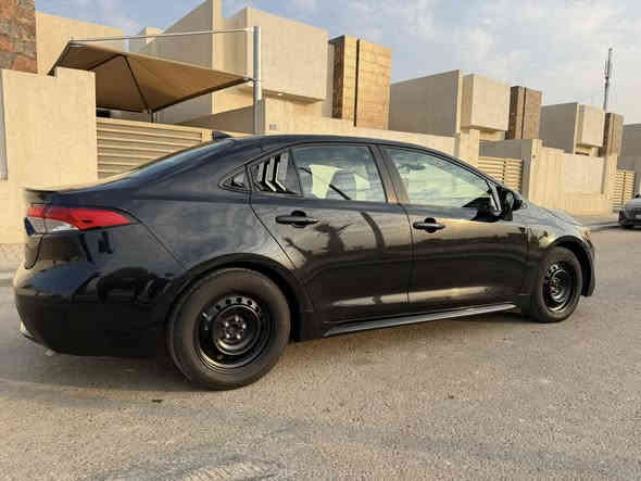 تويوتا كورولا LE 2022 للبيع
السعر: 15.500 وبي مجال للشراي 
ماشية 85.000 ميل
مواصفات LE 
محرك 1.8 4 سلندر، CVT
شاشة لمس + Apple CarPlay & Android Auto
شاشة رقمية بالعدادات
USB Type-C
نظام تثبيت السرعة الذكي
محدد المسار
منع الاصطدام
مانع الانزلاق
وسائد هوائية + ABS + نظام ثبات إلكتروني
حادث السياره مرفق بالمنشور صبغ جاملغ + بنيد فقط
***********
