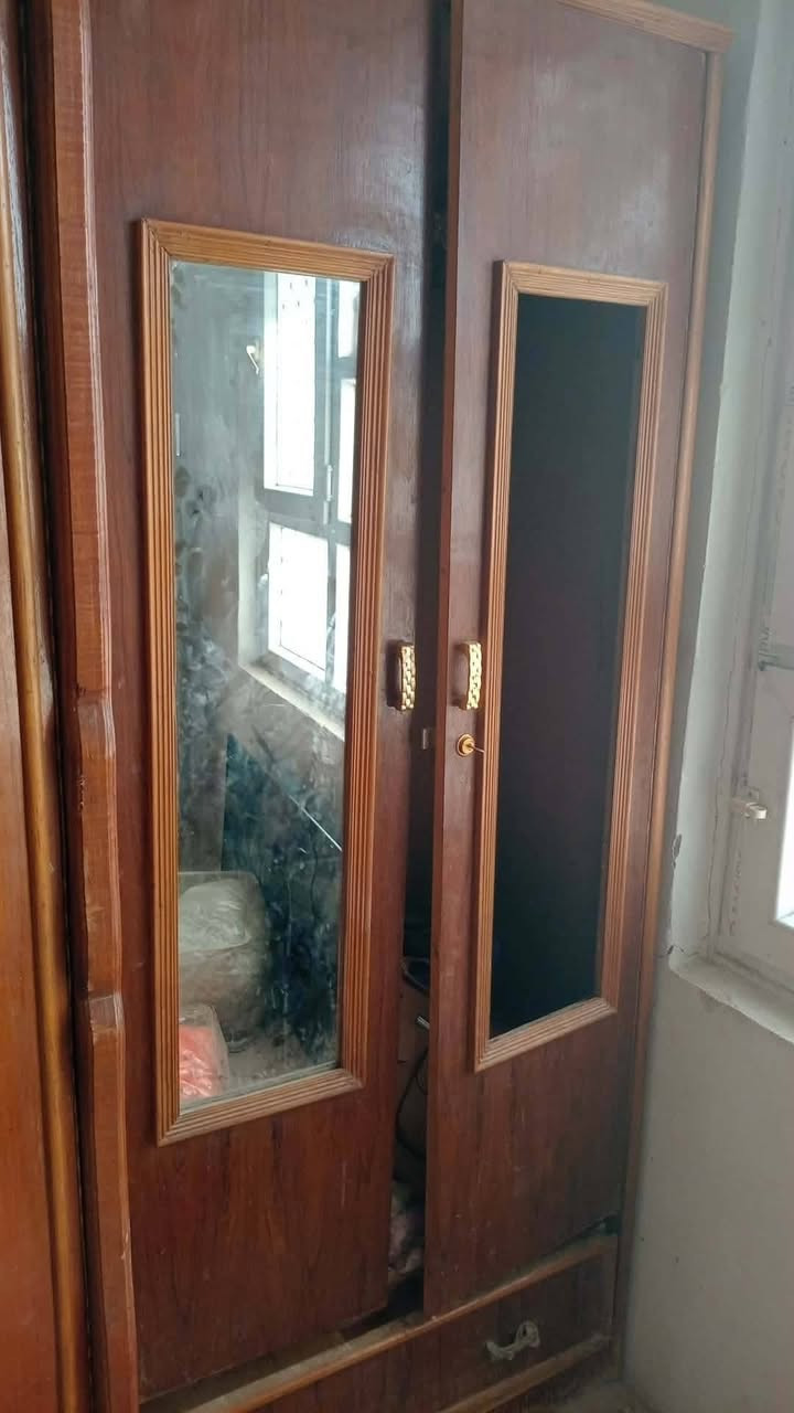 السلام عليكم غرفه نوم نظيفه بس جام يرادلها السعر 350


**إذا كنت صاحب هذا الإعلان وتريد حذفه لأي سبب، رجاءا أرسل رسالة إلى الدعم الفني**