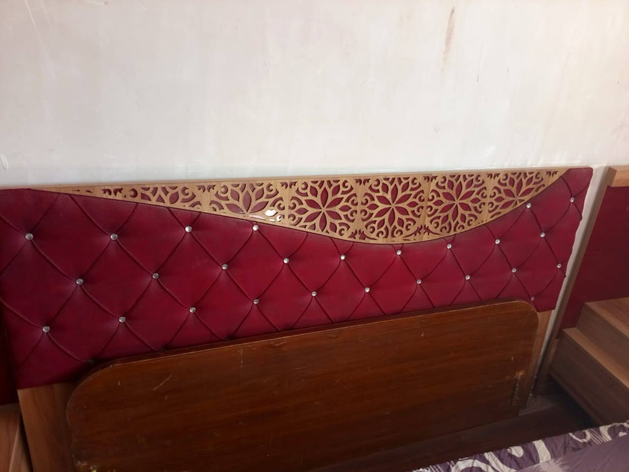 السلام عليكم عندي غرفه نوم للبيع الي يريدها توصل ع خط ***********
