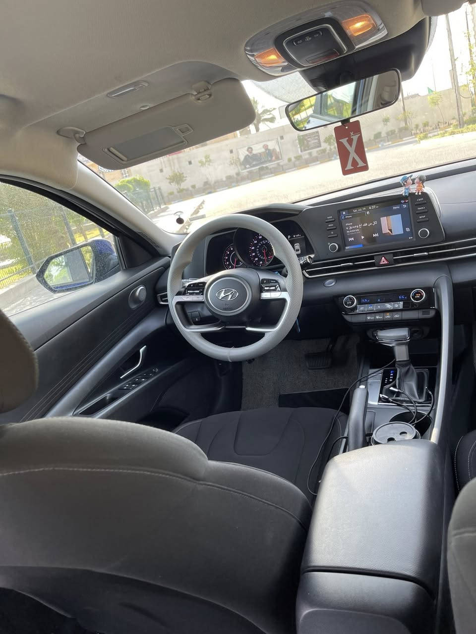 السلام عليكم النترا ٢٠٢٣ اربيل بسمي حادث موضح بالصور بدون ايرباك بدون دواخل بدون تبديل نطخت عندي بالهلال الخلفي وباقيه عله وضعهة بدون اي نقص السياره كلش جديده ماشيه ٤٧ وبامريكا ٢٨ السعر ١٤٥ واذا مراوس بشي اقل عادي رقم *********** مكان حي الاعلام
