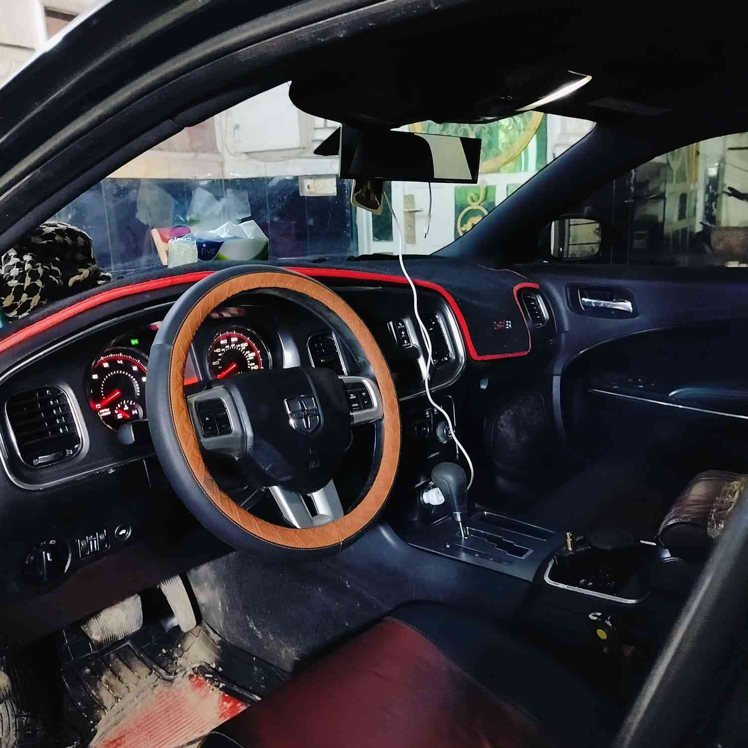 السلام عليكم جارجر موديل 12 رقم بغداد تحويل مباشر مكينه 3600 حادث جاملغ وبنيد وبيه رشات صبغ بالباب ابيع احزام سياره جاهزه أي نقص مابيه مكينه وكير وحداديه وتدفئه تبريد وباتري جديد شرط الفحص لايت زنون للبيع او المراوس حسب القناعه السعر 135 واتساب ***********
