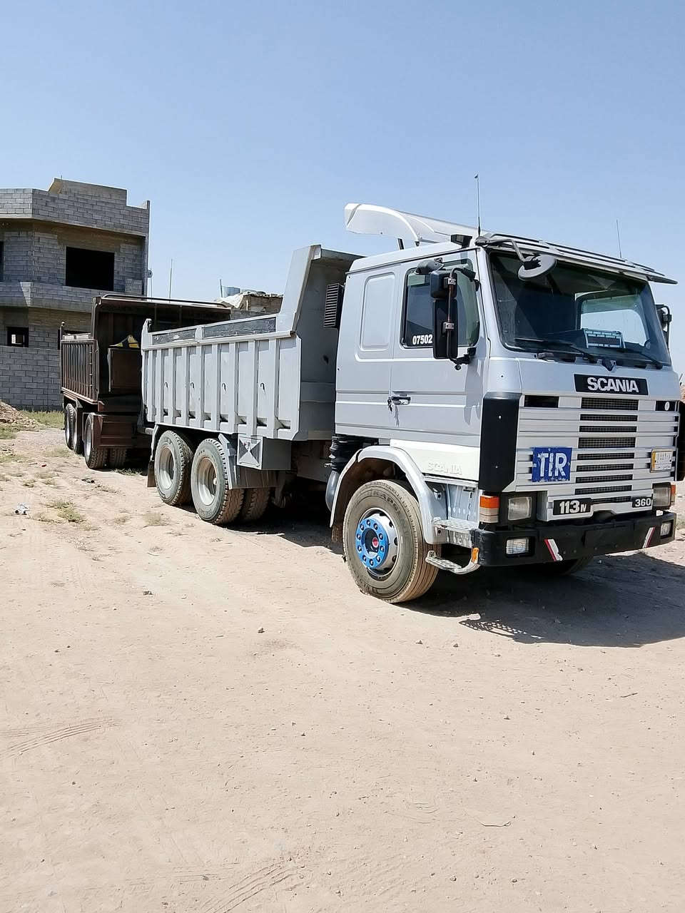 قلاب سكانيه للبيع 113 سكس ويل سنكل بومه قاطره مقطوره سكس مثبت ثلاث لوحات كير 900 3×3
للا ستفسار اتصال *********** 
***********
