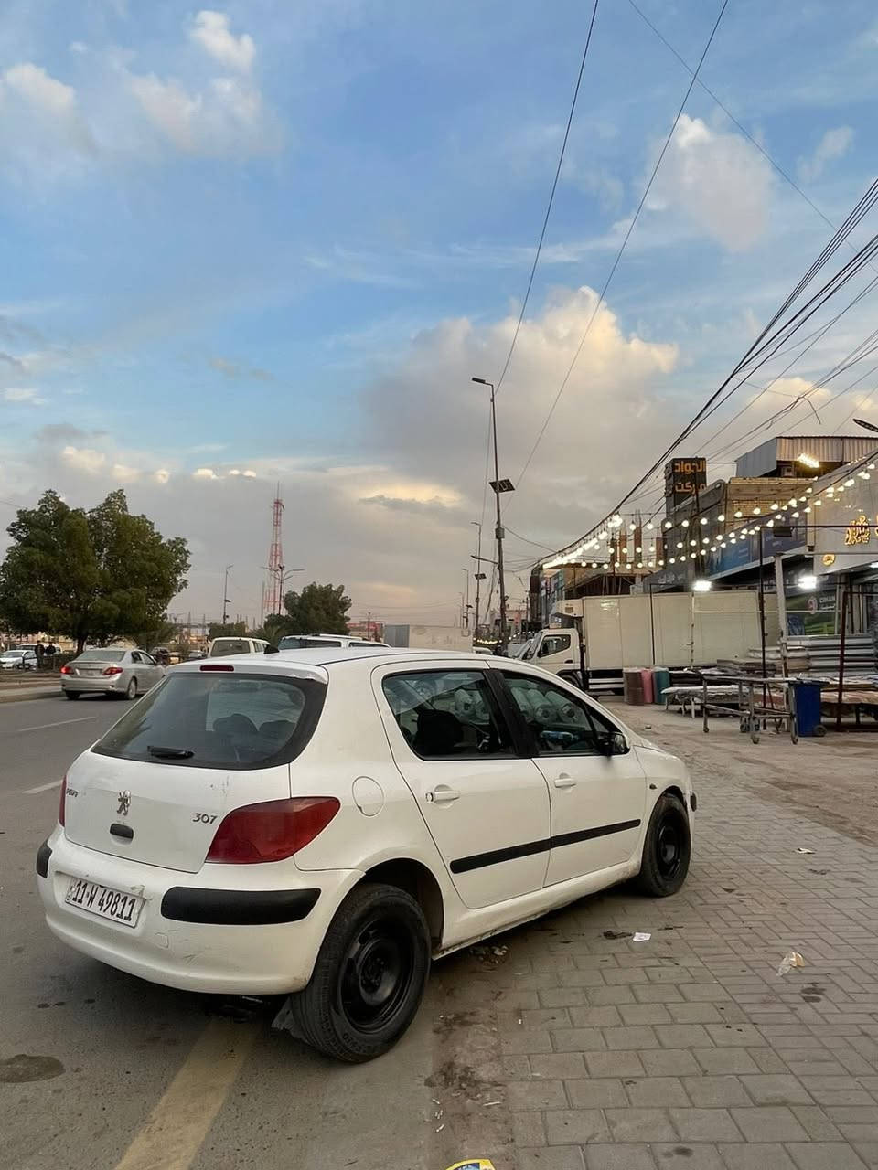 السلام عليكم بيجو 307
2005 مكينه جديده جادها ع ايدي تخم تايرات جديد سياره كعدتها حلوه مثل مشوفون. سعرها 48  وبيها مجال حك الجيه 
***********
