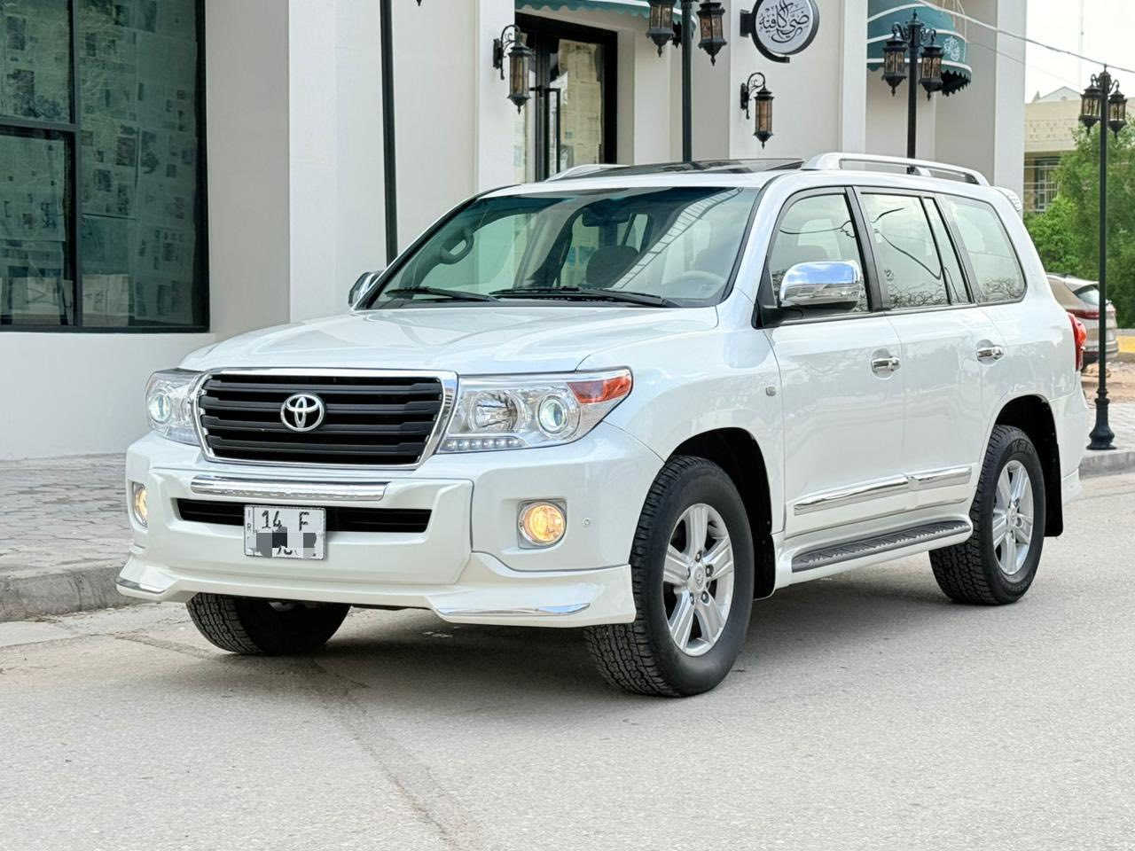 لاندگروز 2009 بريم السعر 278 قابل للتفاوض كفاله عامه ضربه وصبغ وتبديل مواصفات فتحه فول واحد عله واحد مكينه وكير مكفولات حداديه جديده تخم جديد داخل بيجي كامره خلفيه
شاشه كامره دواره علمن سياره بسمي مشروع وطني سنويه ل 31 محرك V6 
سياره جديده وجاهزه مكان سياره كربلاء ***********
