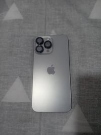 شباب ايفون 15 برو ماكس للبيع نضافه 100/100 جهاز شخطه ما بي بطاريه 90 س...